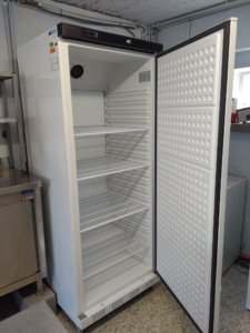 Location Arcades - cuisine - frigo semi-professionnel